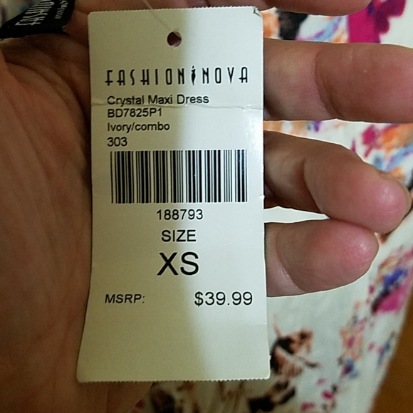 K. FASHION NOVA Maxi - Picture 6 of 7